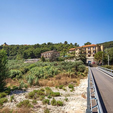 Albergo Ristorante San Matteo San Bartolomeo Al Mare Eksteriør billede