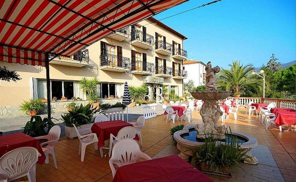 Albergo Ristorante San Matteo San Bartolomeo Al Mare Eksteriør billede