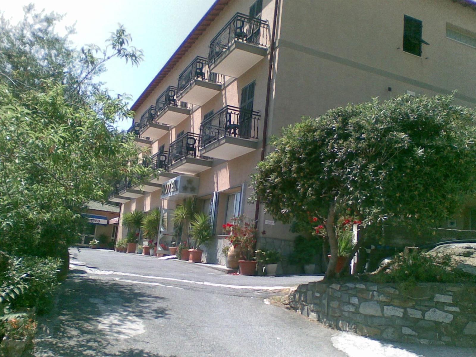 Albergo Ristorante San Matteo San Bartolomeo Al Mare Eksteriør billede