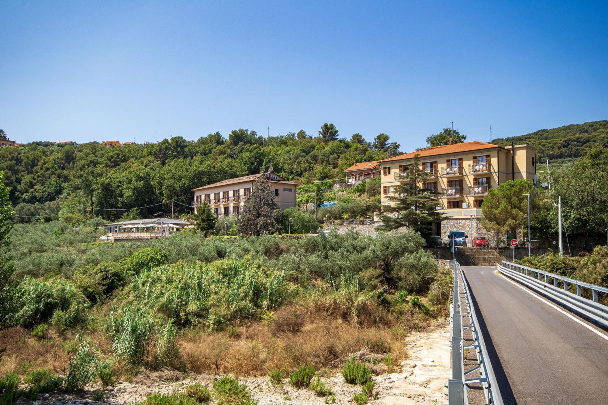 Albergo Ristorante San Matteo San Bartolomeo Al Mare Eksteriør billede