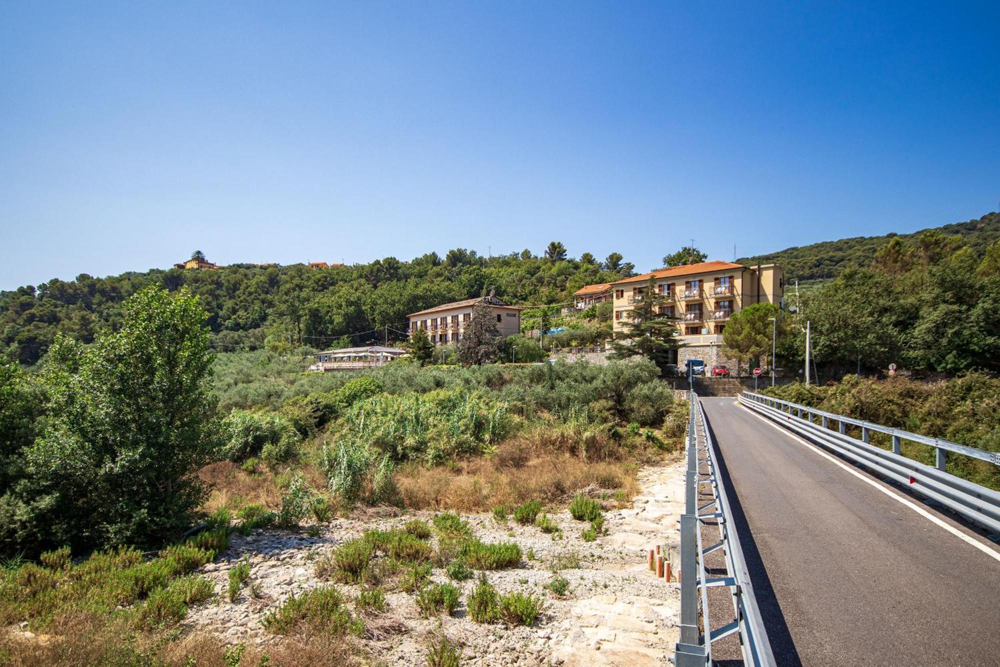 Albergo Ristorante San Matteo San Bartolomeo Al Mare Eksteriør billede